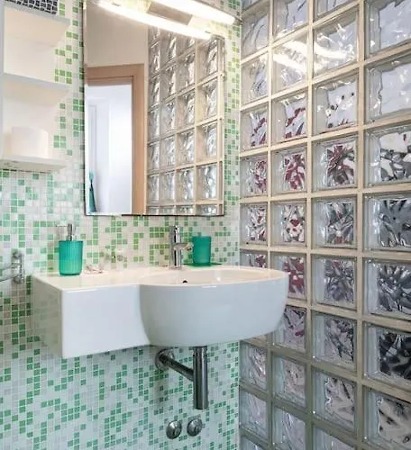 Unyca - Charming Cozy Retreat -